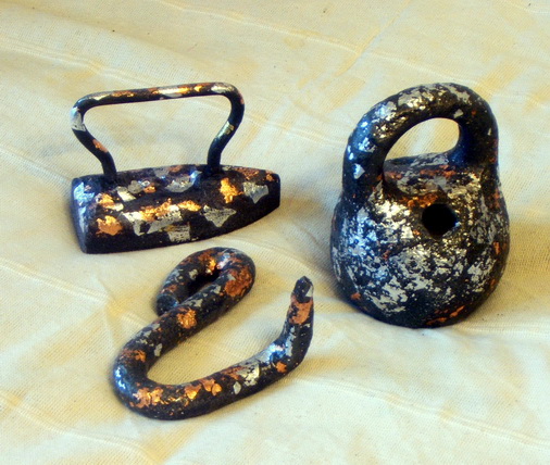 Гирька, утюжек и змейка