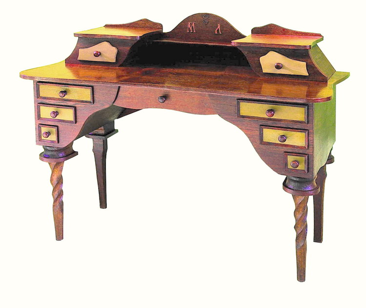 Столик-верблюженок