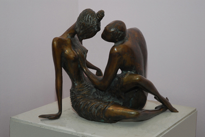 01Любовь.2002 год.бронза.45x45x40 см. ...
