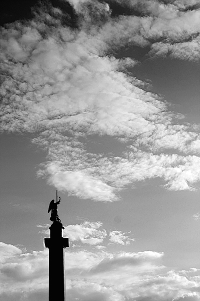 Ангел под небом (2008)