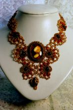 Колье "Янтарная вечность"