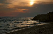 Немного штормит.