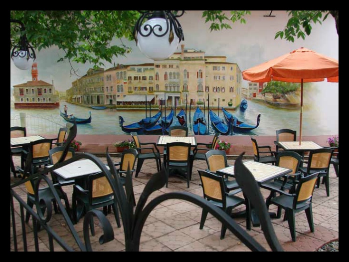 Роспись стены