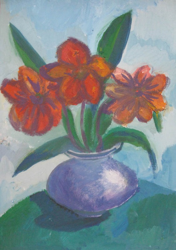 Цветы в синей вазочке