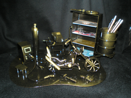 НАСТОЛЬНЫЙ ПРИБОР