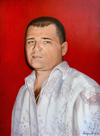 портрет на красном фоне