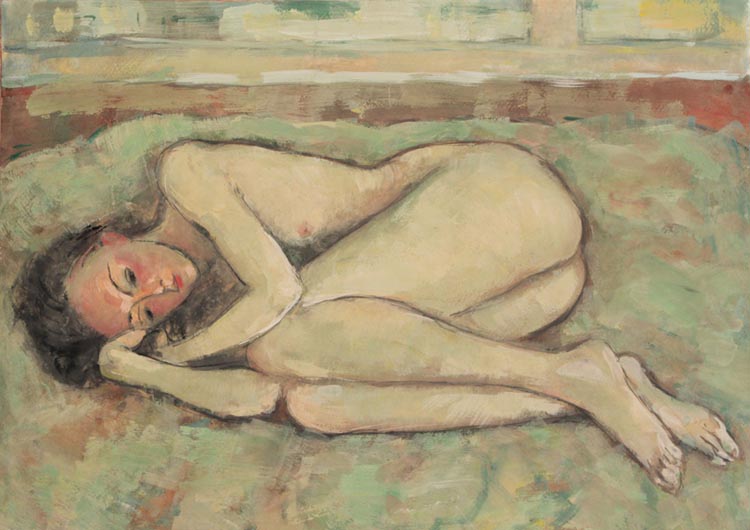 Лежащая на зеленом покрывале