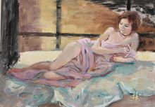 Лежащая под покрывалом