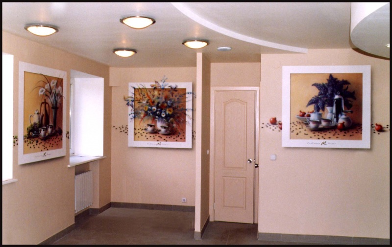 роспись стен в кафе.Имитация картин.