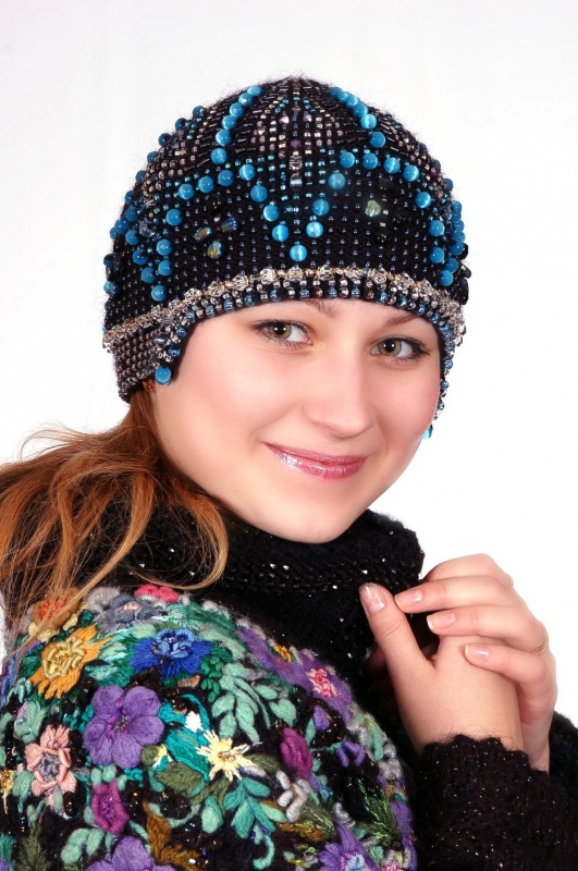 Голубое на черном