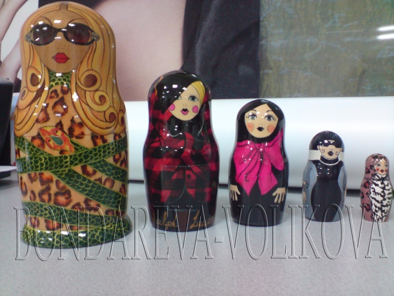 Стилизованные матрешки