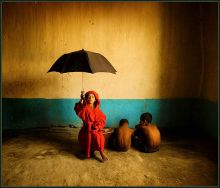 а на улице все шел и шел дождь