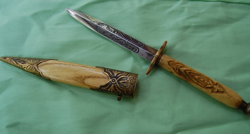 Кинжал,ножны
