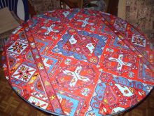 роспись стола в духе пакистаского ковра.